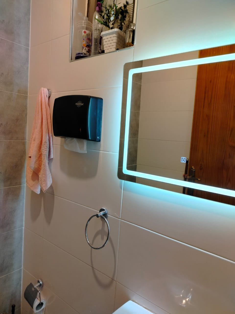 عقار للبيع بمجمع حوراء بغداد السكني مع الاثاث من اروع العقارات التي رأت عيني يستحق السعر وبمبلغ جداً مناسب والسعر مفاجئه ورزق للمشتري والف عافيه وبالموفقيه ان شاء الله للاستفسار ***********
ملاحظة المساحة 200 متر
