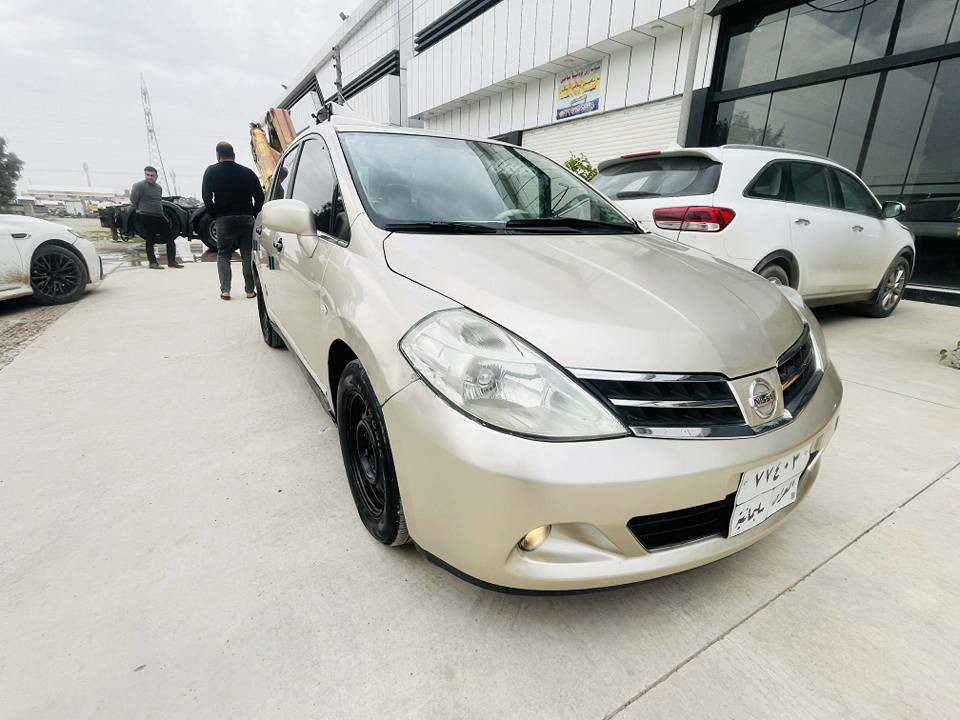 نيسان تيدا موديل ٢٠٠٩ كالبونه وه ي توزيك هه يه دوو پارچه بوياخ به شه رتي به ناوكردن ديناري مصروفي تيا نيه مالي دوسته به شه رتي گير مكينه سياره ي معره ز نيه بو زانياري زياتر *********** كالار, السليمانية
