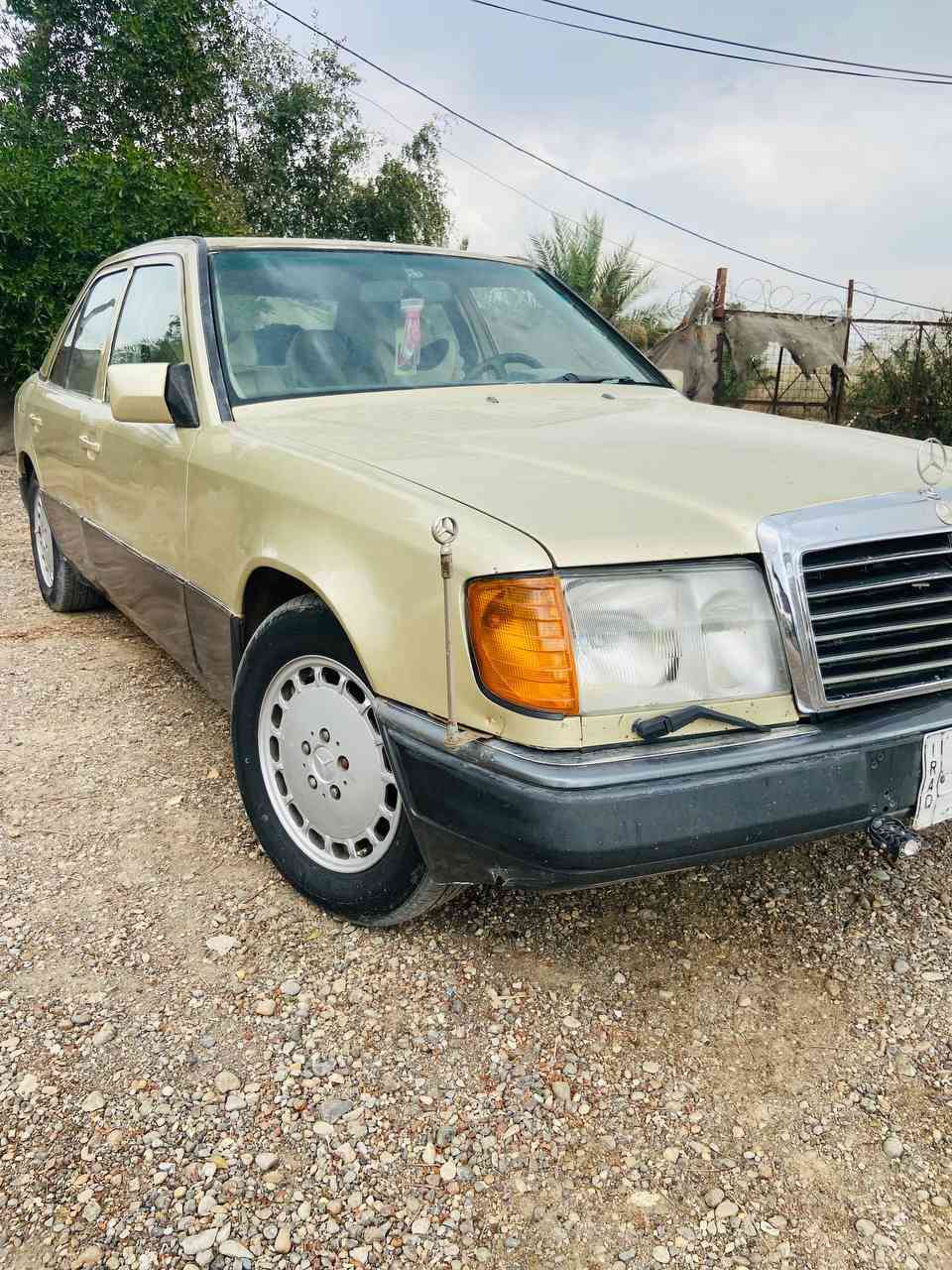 مارسدس دب موديل ٨٧ رقم بغداد مشروع وطني  مكينه  3000بطه باسمي سياره مصفره غرامات  
اخواني سياره تاخذ شرط مال جناي سياره مرتبه حيل وتعبان عليهه  سنويه لل 2027 مكان السياره ميسان مركز المدينه 
سعره 55ورقه 
رقم تلفون ***********
