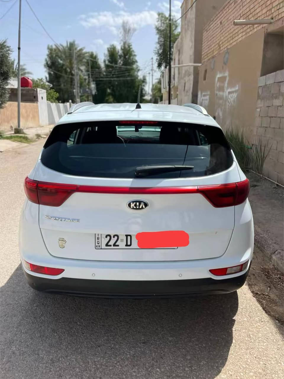 كيا سبورتچ 2017 
رقم اربيل جديد 
ماشية (220000km)
بيها بالباب بارد شبر  واثر حالوب بسيط وموجود السونار 
السيارة نظيفة كير وتبريد ومحرك  درجة اولى 
تبريد خلفي 
اشارات المري 
وسعرها 160 ورقة وبيها مجال 
عنواني 📍
واسط الزبيدية خلف اتحاد الشباب 
معرض الزبيدية لتجارة السيارات ***********📞
