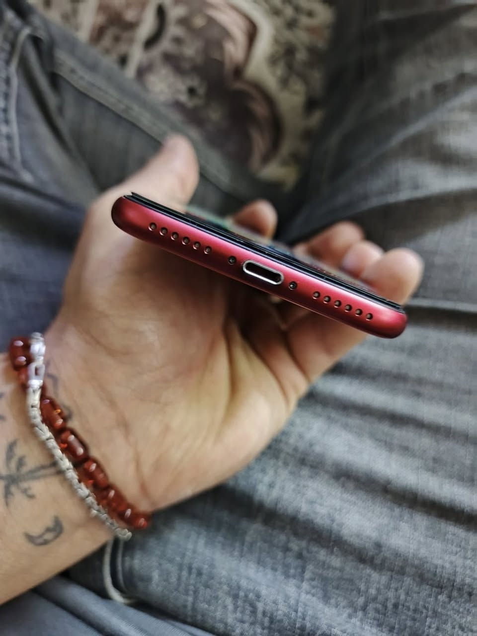 ايفون 8 se اتحده العراق كله اذا عدهم بنضافته
ذاكره 64 الجهاز كله شغال فقط امبدل بطاريه بس مو اصليه 

فقط بطاريه الباقي كله كفاله الجهاز se يعني امحدث اخر تحديث يعني تحديثاته ما واكفه السعر 90 وبي مجال 

مكاني بغداد حي الاعلام شارع البداله 

***********

وتساب
