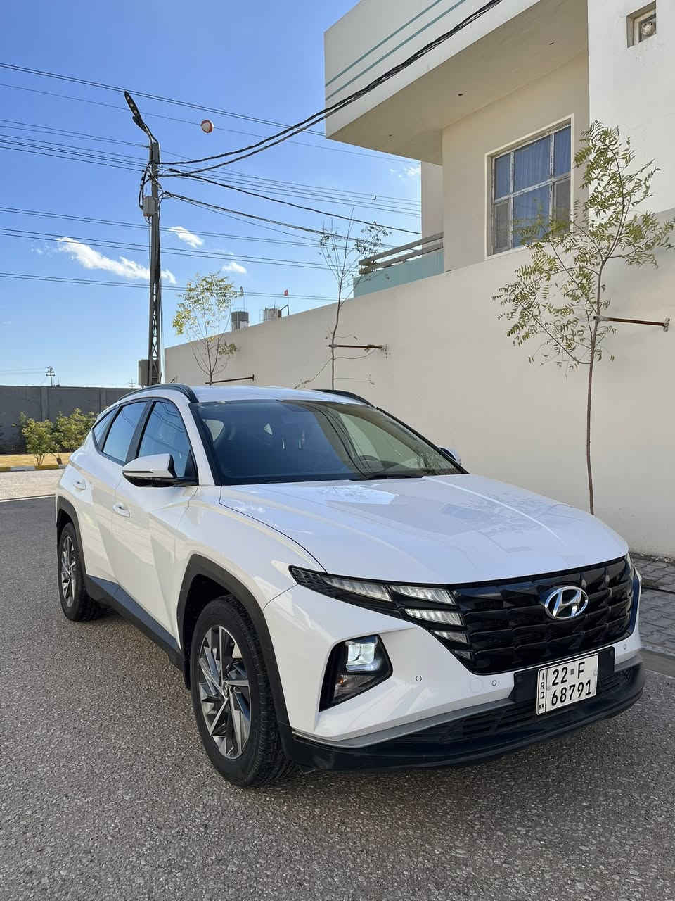 السلام عليكم
توكسان ٢٠٢١ خليجي 
ماشيه ٨٣ 
بيها بارد كلش صغير بلدور الخلفي والباقي كفالة عامة
رقم اربيل الانكليزي تحويل او وكالة
السيارة جاهزة من كلشي
السعر ٢٠٢ مع مجال بسيط
للاستفسار ***********
العنوان النجف الاشرف
