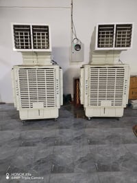 مبردة كبيرة عدد 2 جديد مستعمل اقل من شهر  تفيد جماعة الصالات والقاعات ...