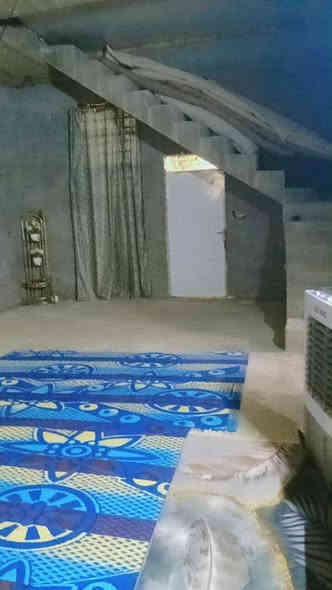 بيت للبيع المساحه 200م طابو زراعي العنوان ابو غرق قطع هثيم الجبوري اول شارع قرب الروائي الزغير السعر 73وبي مجال للاستفسار اتصال برقم أو مراسله صفحه ***********
