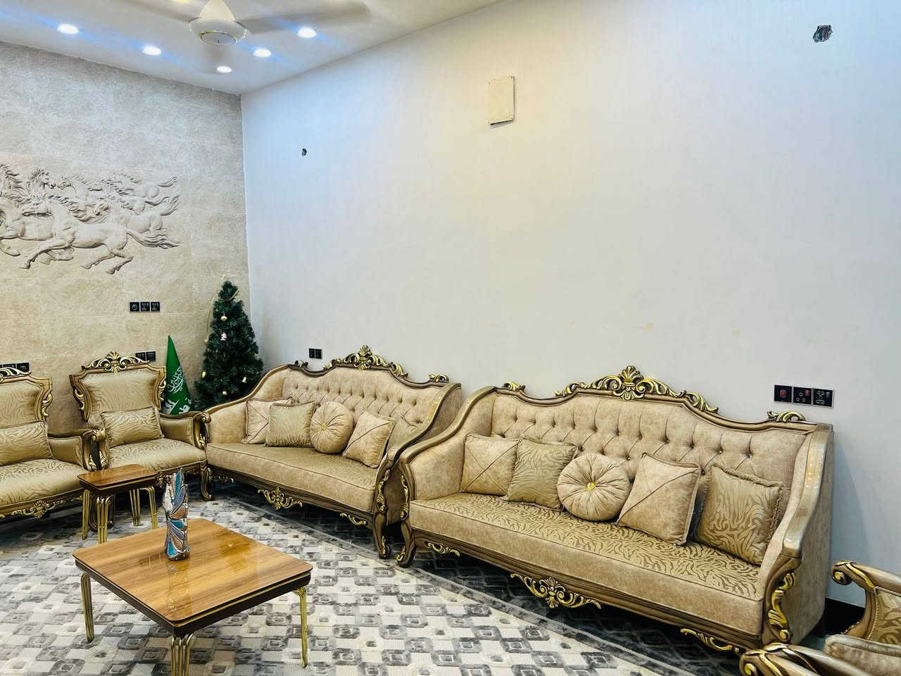 🏡 دار سكن للبيع

📍 العنوان: أم الخيل الرابعة- قرب شارع عشرين الفاصل بين الثالثه والرابعه 

📐 المساحة: 150 م²
📏 الواجهة: 7.5 متر

🏠 المواصفات:

طابقان-- بناء حديث

5 غرف نوم
2 مطبخ
2 صالة
1 استقبال
4 مجاميع صحية

💰 مطلوب صندوق الإسكان: 48 مليون دينار

✨ دار مناسبة للعوائل، بتصميم حديث ومساحات مريحة، وموقع مميز في أم الخيل الرابعة.
المراجعة 
     ♦️♦️♦️مجموعة باسم الشمري♦️♦️♦️
      ♦️♦️للاستثمار والتطوير العقاري♦️♦️
الفرع الاول/بغداد،القادسية،قرب مجمع الوزراء
الفرع الثاني/الديوانية،الجزائر ،الشارع الخدمي،مقابل تقاطع أم الخيل
للأستفسار الاتصال على📲
قسم المبيعات 📠
***********📱
***********📱 
📲 حمّل تطبيق باسم الشمّري العقاري الآن من Google Play:
👉 [https://play.google.com/store/apps/details?id=com.basemShamry.app](https://play.google.com/store/apps/details?id=com.basemShamry.app)
🍏 قريبًا على App Store
