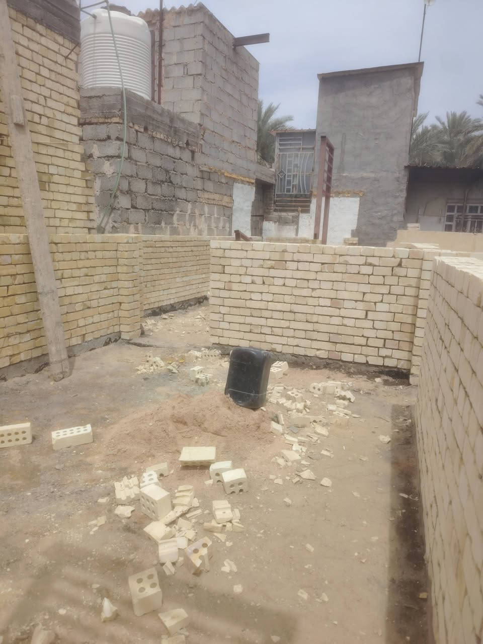 خلفه بناء طابوك بلوك متفرق حالين واسعار مناسبه جداا ***********
