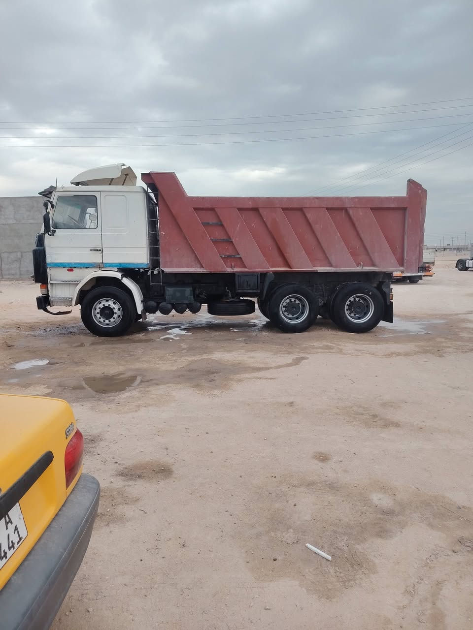 للبيع سكانيا مديل1991 رقم قادسية  راعيه بل حله سنويه28 تحويل محرك ستوه مجفت ستندر كير 5بي5 مجموعه19علا28خفيفه  شاصي مكفول عده تطواله من يم  سنتر باتري جديد  زوج تاير كدام تبريد شقال جديد ولباقي فوك نص عمر  بم نوزل باور طبشه  تاروسه ونج جعمقه علا شرط مكاني بصرة  ***********
