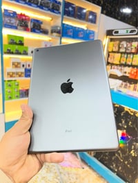 آيباد • ذاكرة ٦٤ • بطارية ٨٥٪