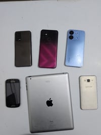 آيباد شغال • يحتاج شاحن • باقي عاطل