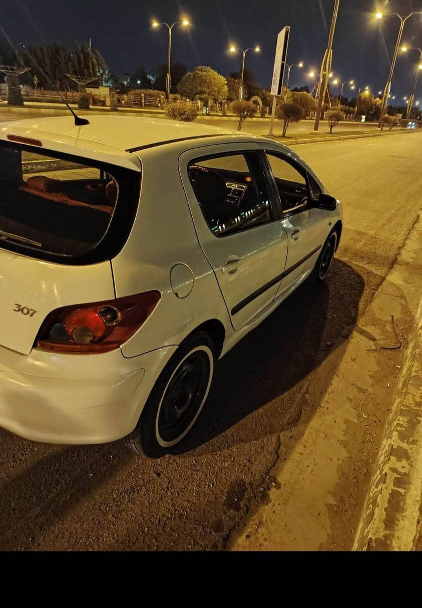 بيجو 307 فرنسي موديل 2005 محرك 1600، رقم بغداد باسمي
غرفتها من جوه نظيفه حيل تبريد شغال سياره خير من الله جاهزه من كلشي للاستفسار مراسله او الاتصال ع الرقم *********** مكان السياره فلوجه
