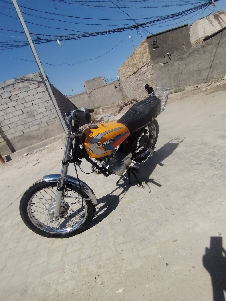 دراجه نضيفه ومكفووله من كلشي مكينه نضيفه حيل احله من الصوور كلك الدراجه مكانهه ابوصخيرسعرهه 325 وبيهاا مجال قليل ***********
