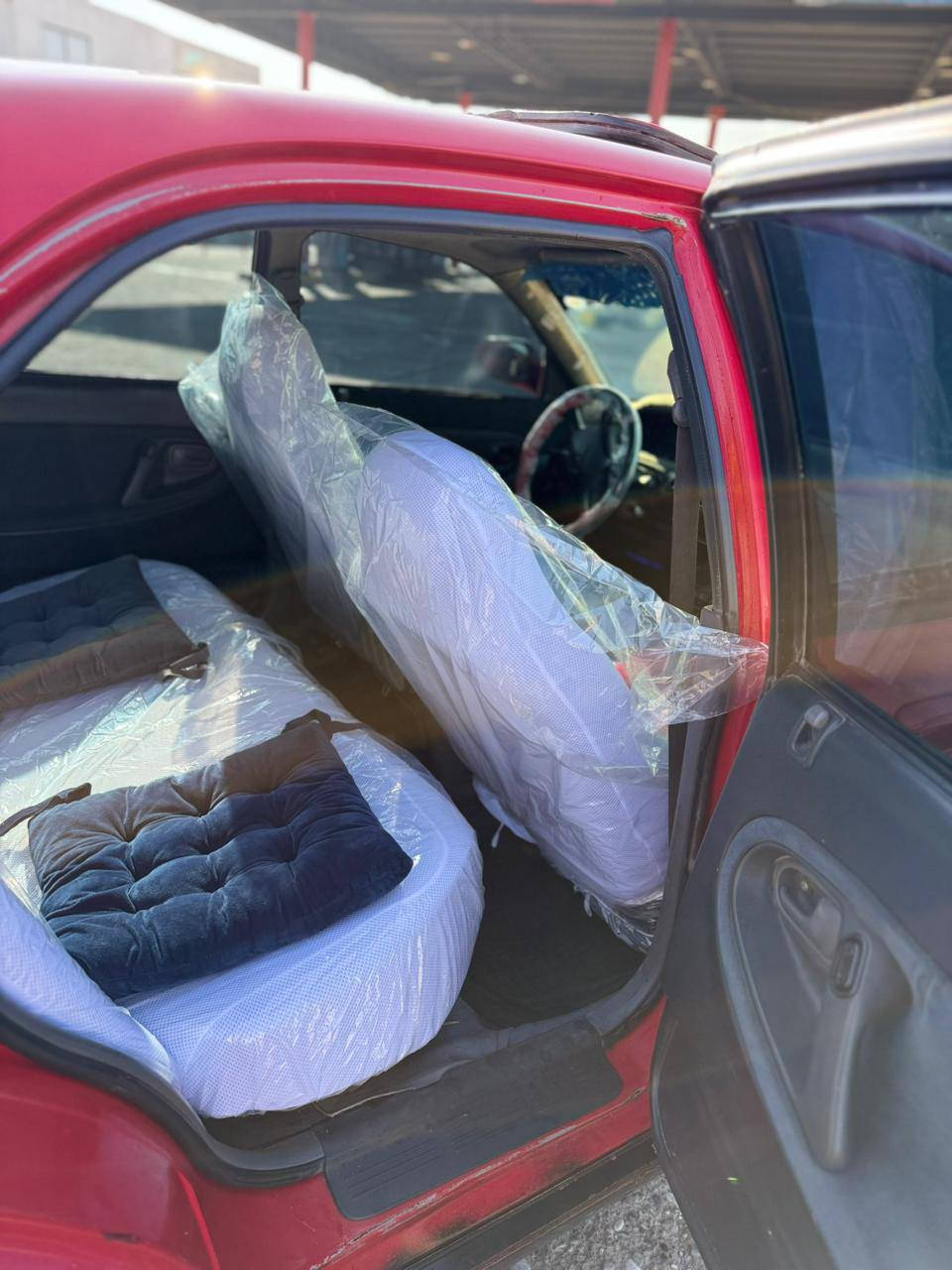 mazda 626 
‎           ( سعری : 55 وەرەقە مەجالەکی کەم )
‎مەزدا فاسولیا 
‎مۆدیل : 1992 
‎ڕەقەم سەنەوی نوێیە 
‎تەقەو ڕەقە بەشەرت 
‎گێرو مەکینە بەشەرت 
‎پەمپ عامە لۆ جوانی 
‎جەمپەکی خەفیفی پێشی هەیە 
‎ڕەقەم تەلەفۆن : ***********
‎
‎ أربيل, العراق
