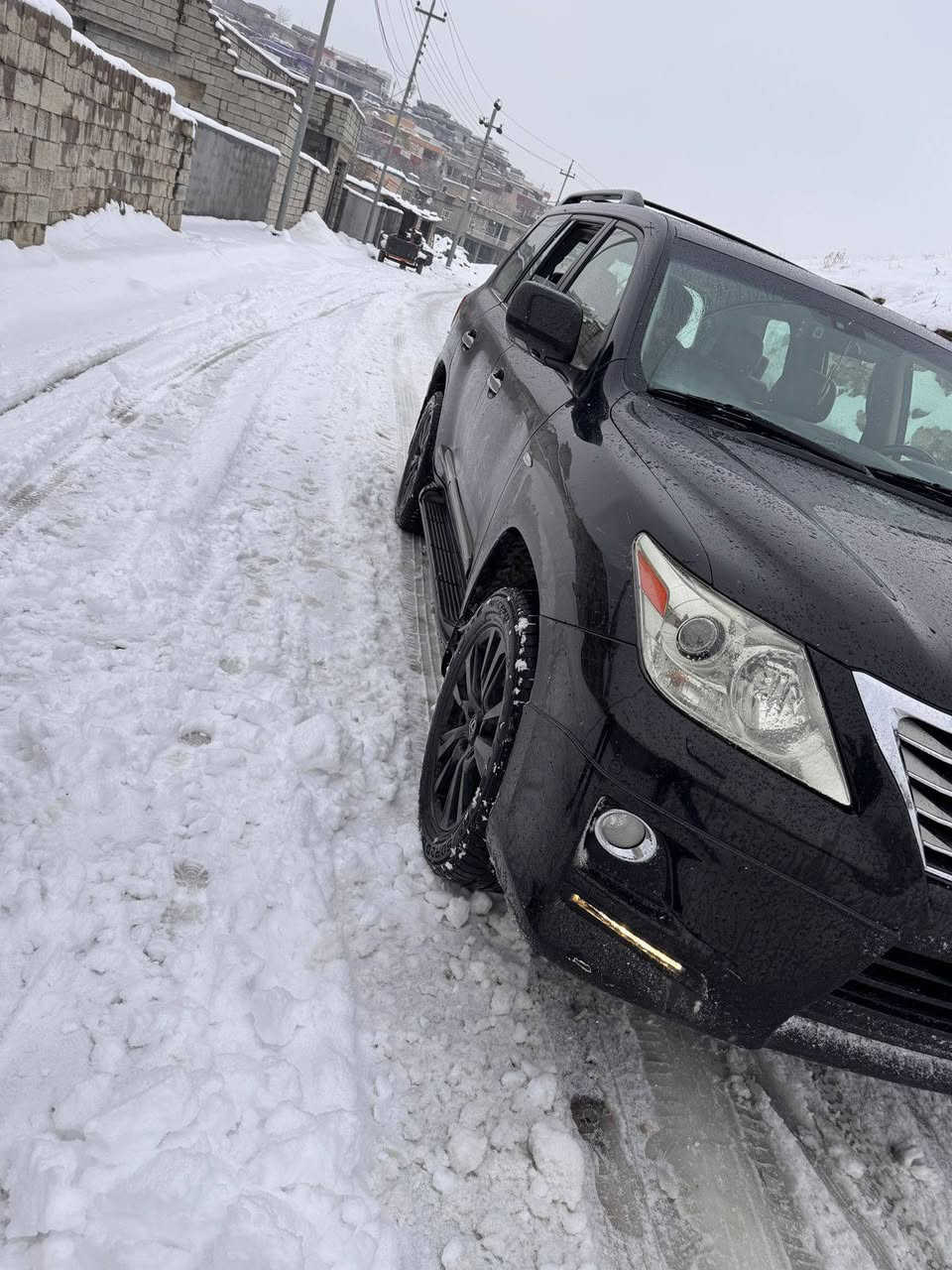 مواصفات
محرك 8سلندر 5700
فتحه
كشنات جلد مشمشي
حساسات اماميه وخلفية 
مري شفط 
جكات ابلادية 
صندوك شفط 
وباقي المواصفات معروفه 
هاتف ***********
لكزز موديل 2011لوان اسود رقم اربيل سنويه بسمي ماشيه 155كير مكينه ممفتوحه بيه قطعتين صبغ جاملغ خلف السائق والباب الخلفي الباقي مكفول
السعر ب340 وبيها مجال
