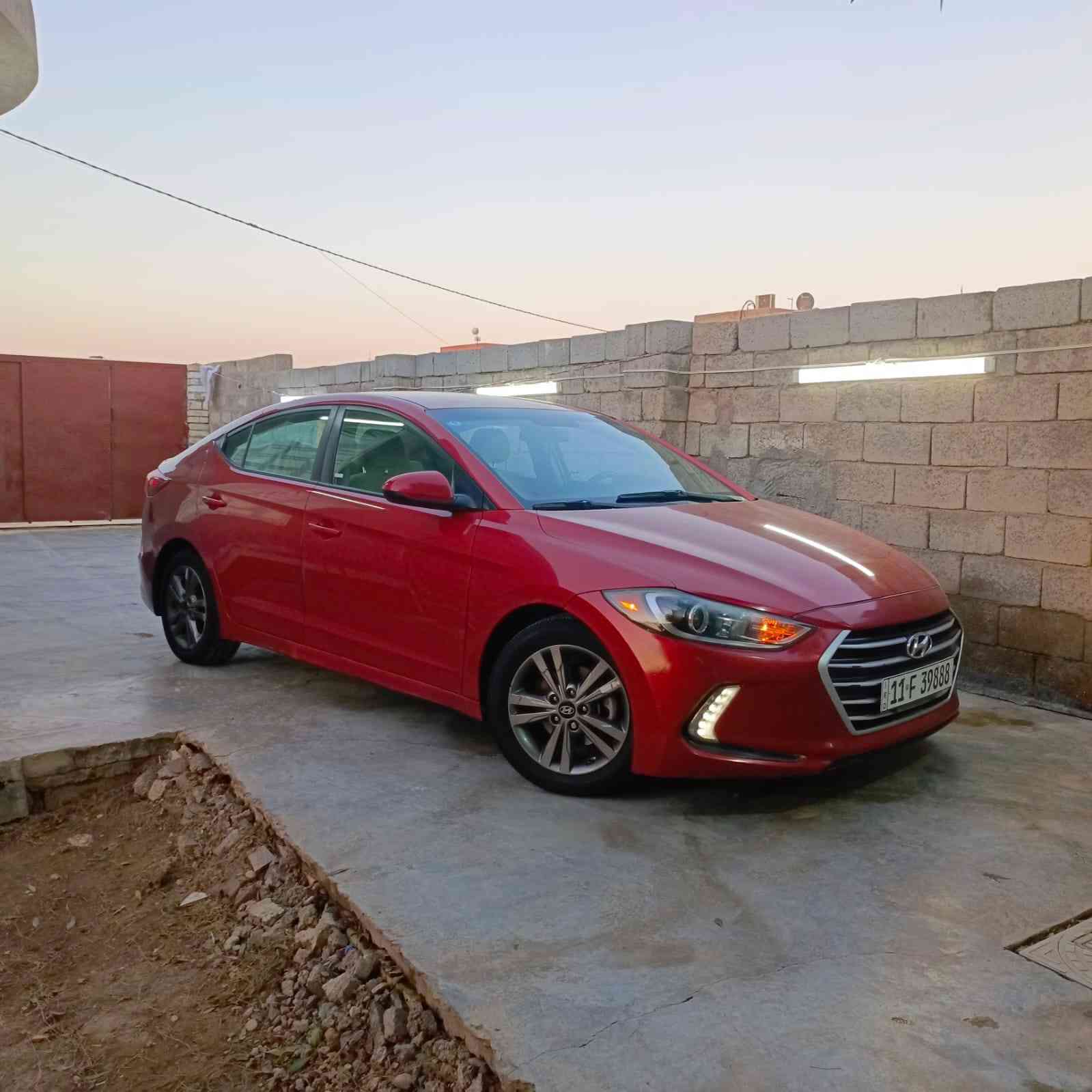 البيع فقط بل اقساط المشتري فقط من سكنة بغداد 

المقدمه 65 ورقه  ///القسط الشهري 300 دولار 

هونداي النترا موديل 2017 وارد أمريكي حادثهه فقط جاملق امامي بدون دواخل و الباقي السياره مكفوله من الضربه و الصبغ و التبديل 
و البارد 
حجم المكينه 2000 دوش المرغوب 

كير مكينه مكفول صدر أمامي و خلفي جديد تخم تاير جديد تدفئة و تبريد ثلج ماشيه 100 ميل 

المواصفات نص فول 
تحكم ستيرن جهتين حاكيه تليفون نضام ايكو انضمه قياده كروز سرعه مانع انزلاق شاشه كامره دواره حساسات خلفيه 
داخل لونين بلوتوث اواكس 

السياره بسمي رقم بغداد الجديد هزه جديده السنويه جديده 
تحويل مباشر 

العنوان بغداد الرستميه 

للإستفسار ***********اتصل.        ***********
