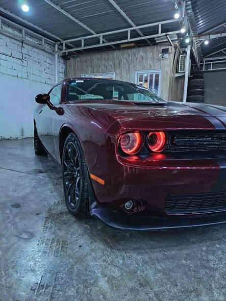 السلام عليكم 
دوج جالنجر أمريكي موديل ٢٠١٨
بدون ايرباك 
حادث جاملغ وبنيد 
فول بدون فتحة 
٦سلندر 
السيارة جديدة وجاهزة من كلشي
رقم بغداد الجديد باسمي تحويل مباشر 
السعر ١٦٠ بي مجال بسيط 
مكان السيارة بغداد البياع 
***********
***********
