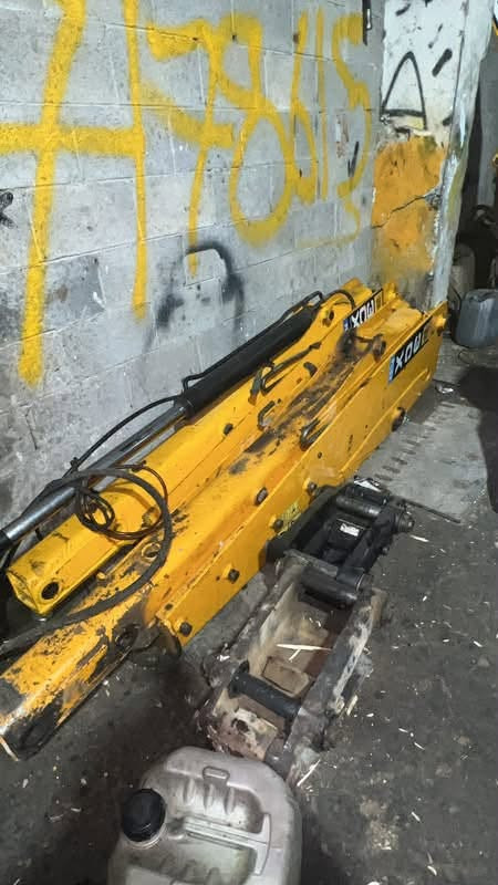 موجود جميع أنواع قطع JCB للتواصل عليه وتساب 0504800865


**إذا كنت صاحب هذا الإعلان وتريد حذفه لأي سبب، رجاءا أرسل رسالة إلى الدعم الفني**