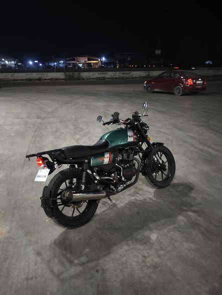 سلام عليكم 
للبيع دايوان لايتي 
اوراق سگنر بدون گمرك
 مديل ٢٤طالعه ٢٥صالها تقريباً ٣اشهر 
دراجه بعدها بحالت الوکالة كفالة من لشخط 
بصمتين +سويجين كلمت جديده قليلة بحقها 
مماشية هواي شرط شلعه ومعدل الي بالك🫴
((مكان بغداد الحسينيه))  سعر ((1600)) بيها مجال 
تفاصيل اكثر((‏‪‏‪***********‬‏‬‏)) عندك سعر دزة خاص لا تقيم هنا
