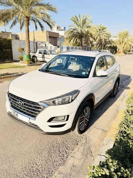 السلام عليكم للبيع توسان 2019 خليجي وكالة  الكاصد فول مواصفات ما عدا البنوراما كشنات كهرباء لفكيشن شاشة اصلية بصمة مكفوله كفاله عامه ماعدا صبغ في البنيد والجاملغ بدون دواخل بدون ايرباك اثر شخوط وكم رصعه بالقمارة اثر حالوب ممبينات والباقي كفاله مكينة ٢٠٠٠ دوش كير ومحرك كفالة ماشية ٦٧ رقم بغداد الجديد السعر ١٨٥ ورقه وبيها مجال بسيط للاستفسار ((***********)) مكاني بغداد زيونة .
