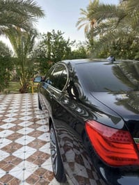 أعاده النشر بسبب الوعود الكاذبه 2011 F01  750i بيها 4 قطع موجود سوناره...