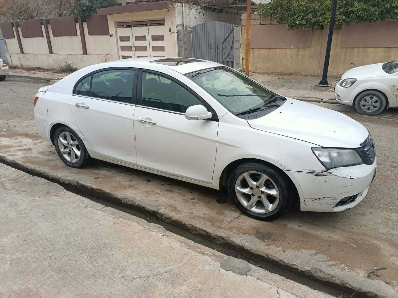 موديل ٢٠١٣
ضرر بسيط بالجاملغ الامامية
السعر ٦٥ ورقة وبيها مجال
للاستفسار التواصل على الرقم
‏‪***********‬‏
