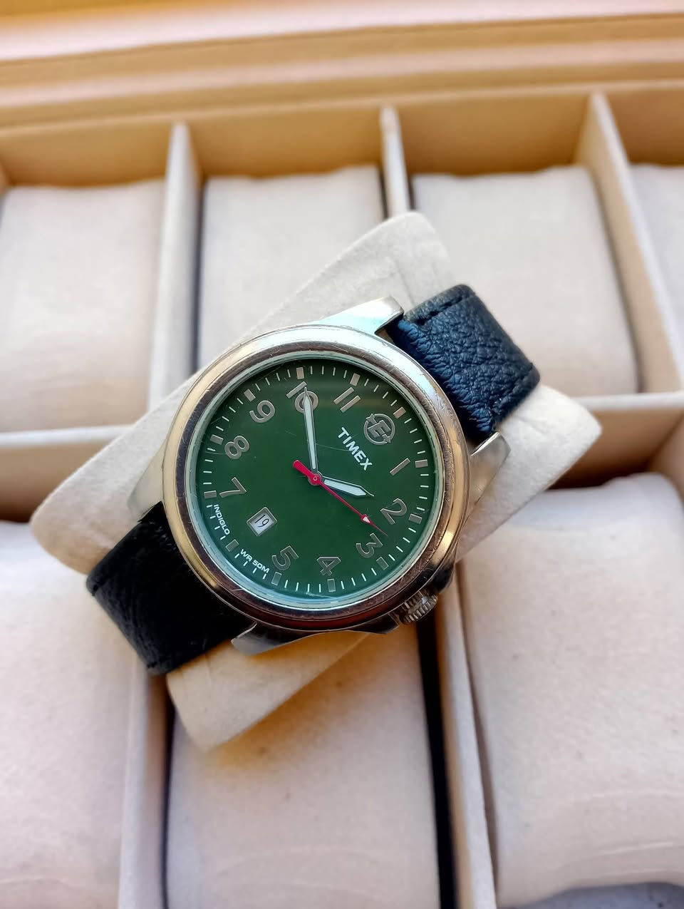 بسم الله الرحمن الرحيم
تحيه طيبه للجميع ♥️ 
للبيع ساعه تايمكس 
براند امريكي اصلي 
سير جلد طبيعي مبدل 
نافذه لعرض التاريخ 
مكينه بطاريه 
السعر 35 الف 💵💵
العنوان بغداد الدورة 
يوجد توصيل إلى جميع محافظات العراق وبغداد أيضاً 
للحجز والاستفسار المراسله على الخاص او على الرقم 
ه‍ *********** ☎️ متوفر واتساب
