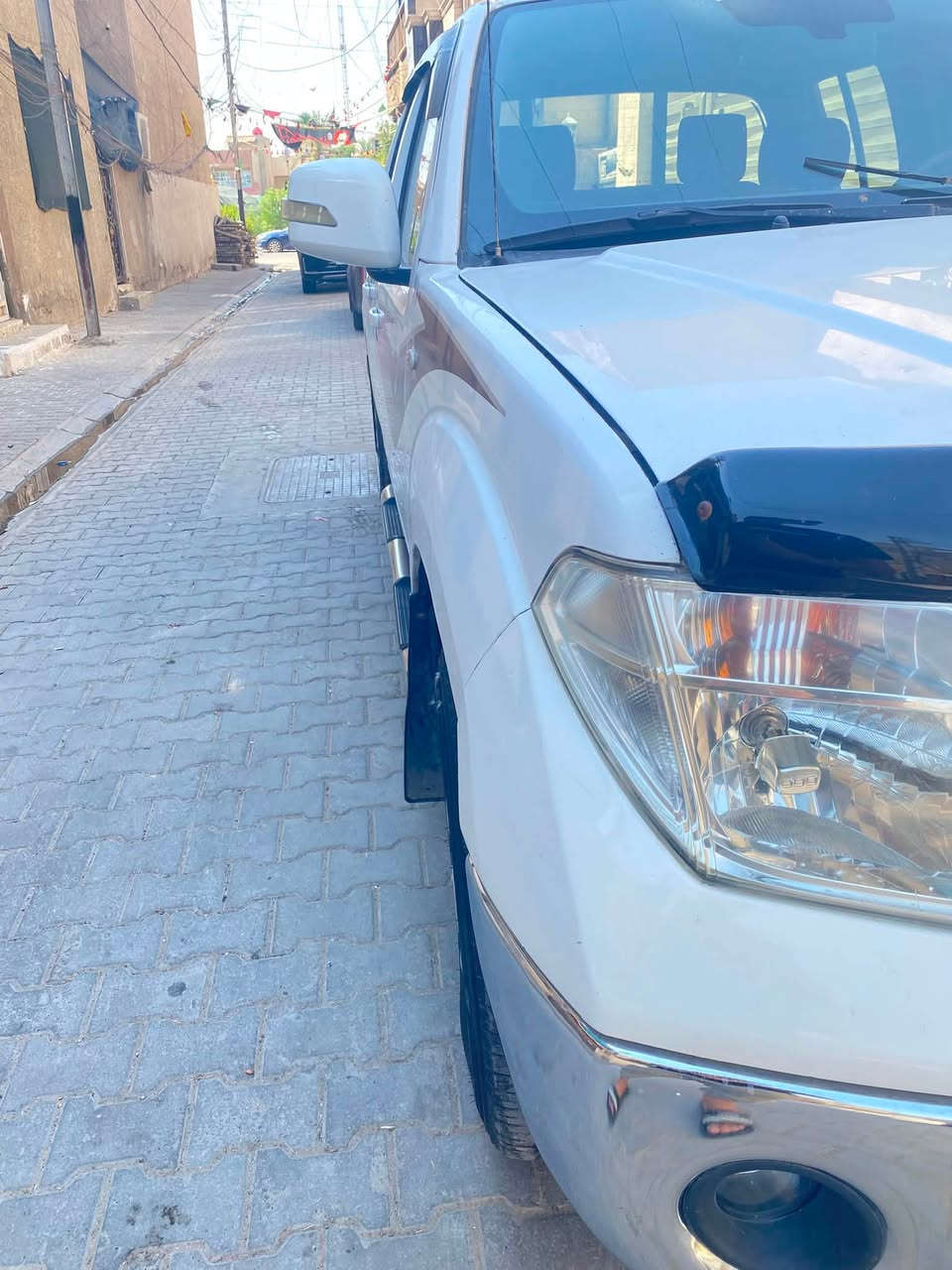 سلام عليكم نيسان نيفارة للبيع٢٠١٢
السيارة كير عادي جديدة بمعنى الكلمه
تبريد ثلج كير مكينه كفاله صدر امامي خلفي جديد 
السيارةًمابيها نقص كهرباءيات فول من الدعاميه للدعاميه
السيارة بيها صبغ قبغ البدي وذيول الجاملغات وتكحيلات 
حالت البدي جيدة جداً
داخل جديد تخم تاير امامي خلفي باتري جديد 
السيارة باسمي رقم وهزة وبراد اربيل كلة جديد هزتها قبل عشر تيام اسف عل اطاله  للتواصل ***********
السعر ٨٧ وبيها مجال للطيبين
