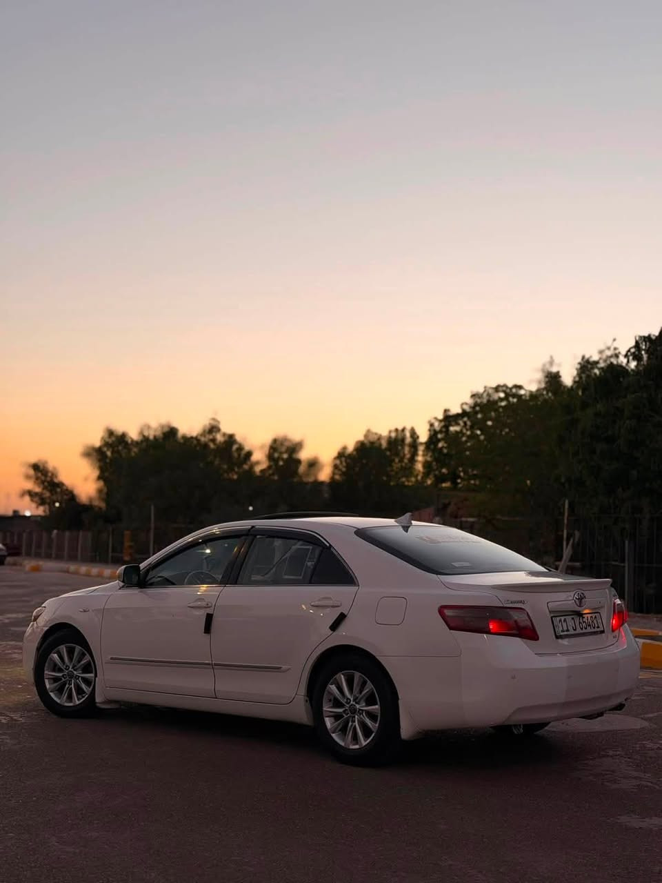 السلام عليكم
كامري 2009 خليجي 
GLX 
رقم بغداد باسمي تحويل مباشر 
فول موصفات 
كشنات جلد 
كشن كهرباء 
تبريد ثلج 
برده خلفيه وشغاله 
حساسات امامي وخلفي 
كامره خلفيه 
تخم تاير جديد 
محرك كير كفاله 
كروز سرعه
السياره بيه باب مصبوغ فقط  
السياره ماشيه 160 KM  فقط 
صور السونار مرفقه 
السعر 123 وبيه شويه مجال
***********
***********
