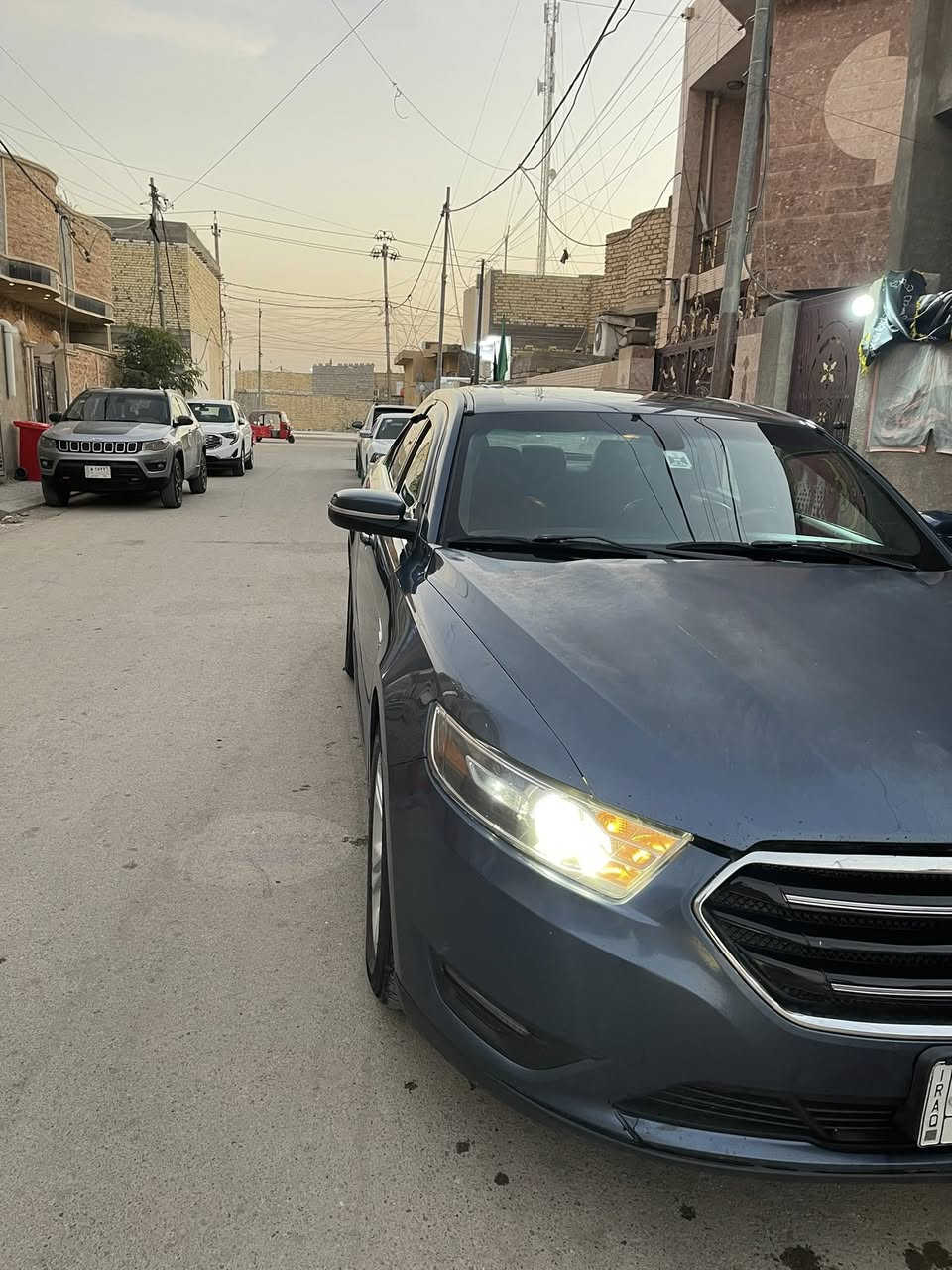 السلام عليكم للبيع فورد تورس 18 بغداد بأسمي فول لمتد لون بحري  تحويل مباشر حادثه ايسر وبنيد صورالحادثه بالمنشور ماشيه 95 الف  السعر المطلوب 12500 قابل للتفاوض  للاتصال ***********
