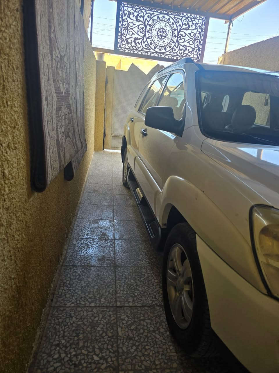 السلام عليكم كيا سبورتج خليجي موديل (٢٠٠٩)مواصفات شاشه فتحه محرك (٢٠٠٠)سياره جاهزه مابيها اي نقص من كلشي صدر خير من الله محرك مكفول كير مكفول عليها منظومه غاز سياره شرط التحويل سياره تجي شوف بعينك احله من الصور بهواي 
مكان السياره بغداد الرشاد فلكه حي النصر رقم صاحب السياره (***********) 
ملاحظه مكلف بالنشر ما أجاوب على الخاص رقم صاحب السياره موجود اتصل وبيك خير ودلل
