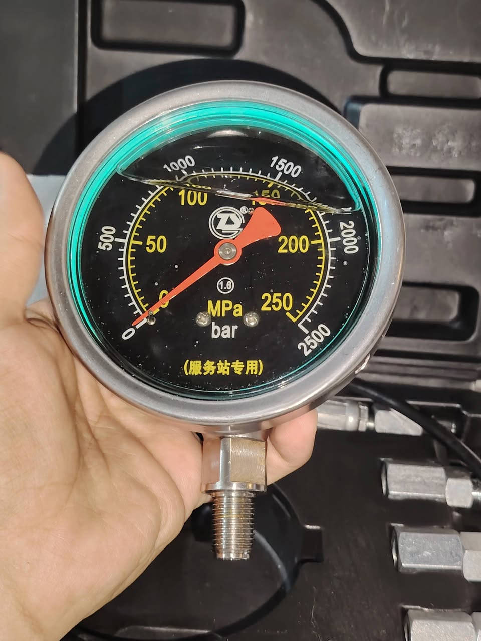 جهاز اختبار ضغط مضخة الديزل بنظام "السكك المشتركة" (Common Rail High Pressure Tester)، وهو مصمم خصيصاً لفحص وتشخيص أعطال نظام الوقود عالي الضغط في محركات الديزل الحديثة.
السعر 75 الف


**إذا كنت صاحب هذا الإعلان وتريد حذفه لأي سبب، رجاءا أرسل رسالة إلى الدعم الفني**