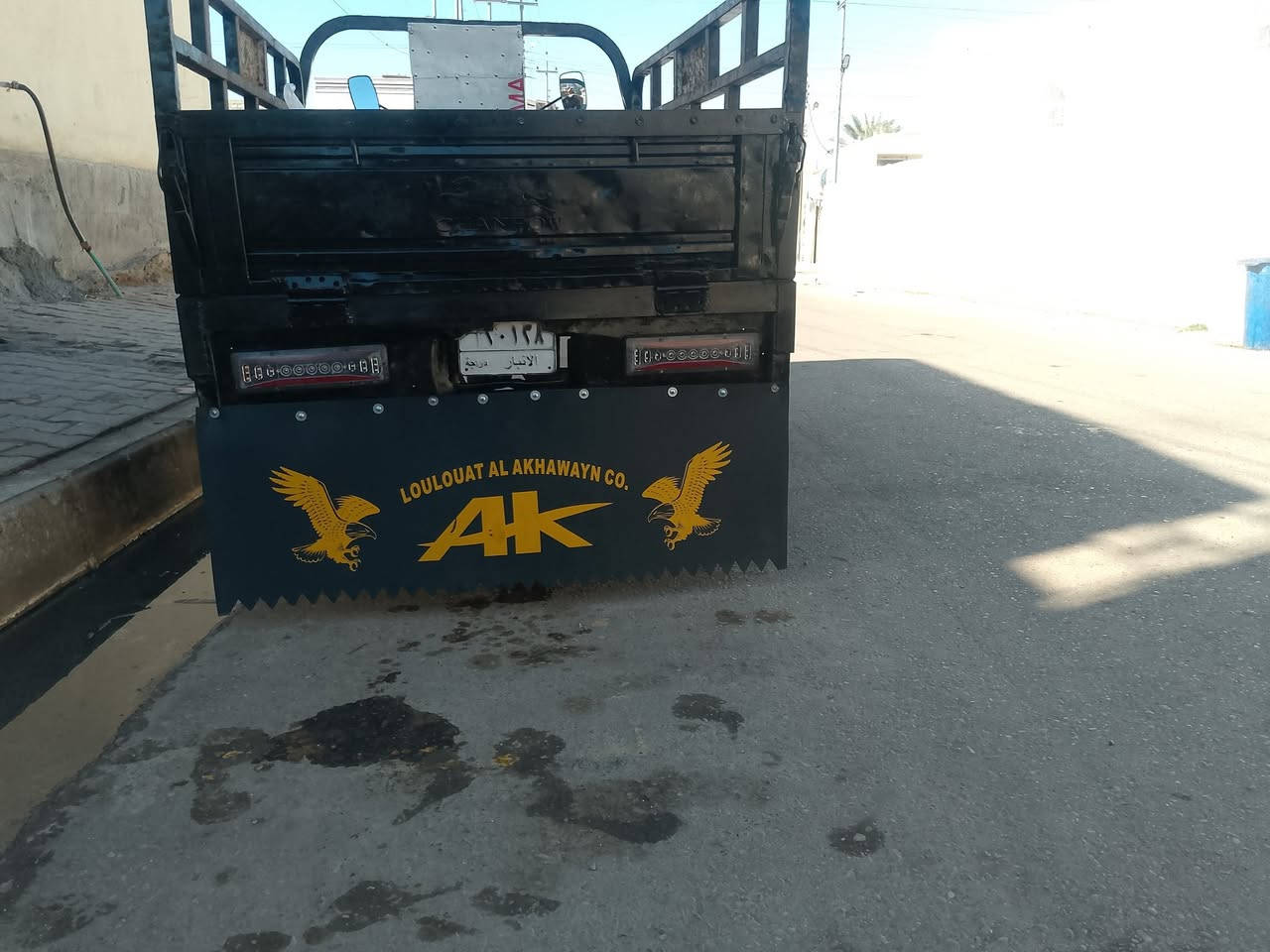 شباب ستوته للبيع موديل 21 مسجله رقم وسنويه 27 تنتهي تحويل ثاني يوم محرك 23 جديد شباب  ستوته جديده وخير من الله كلهه شغاله ونضيفه سعر مليون 900 وبيه مجال مكاني رمادي رقم لهاتف ***********
