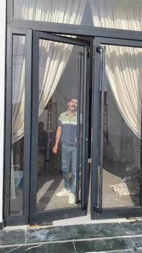 � باب محلّك هو أول شي يشوفه الزبون… خلّه يعكس قوة مشروعك! 🔥  🚪 نظام سو...