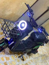 دراجة شحن للبيع  R9 الشركة حيدر النيار2025 2سويج + بصمة  5 بطاريات شحا...