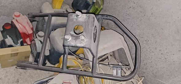 سلاو هاورييان ئةمة دةرگاي مونيكاي قةتةرية قايدةي سبيرةكةشي لةگةلة مشتةرين جةرةسكةن ***********
