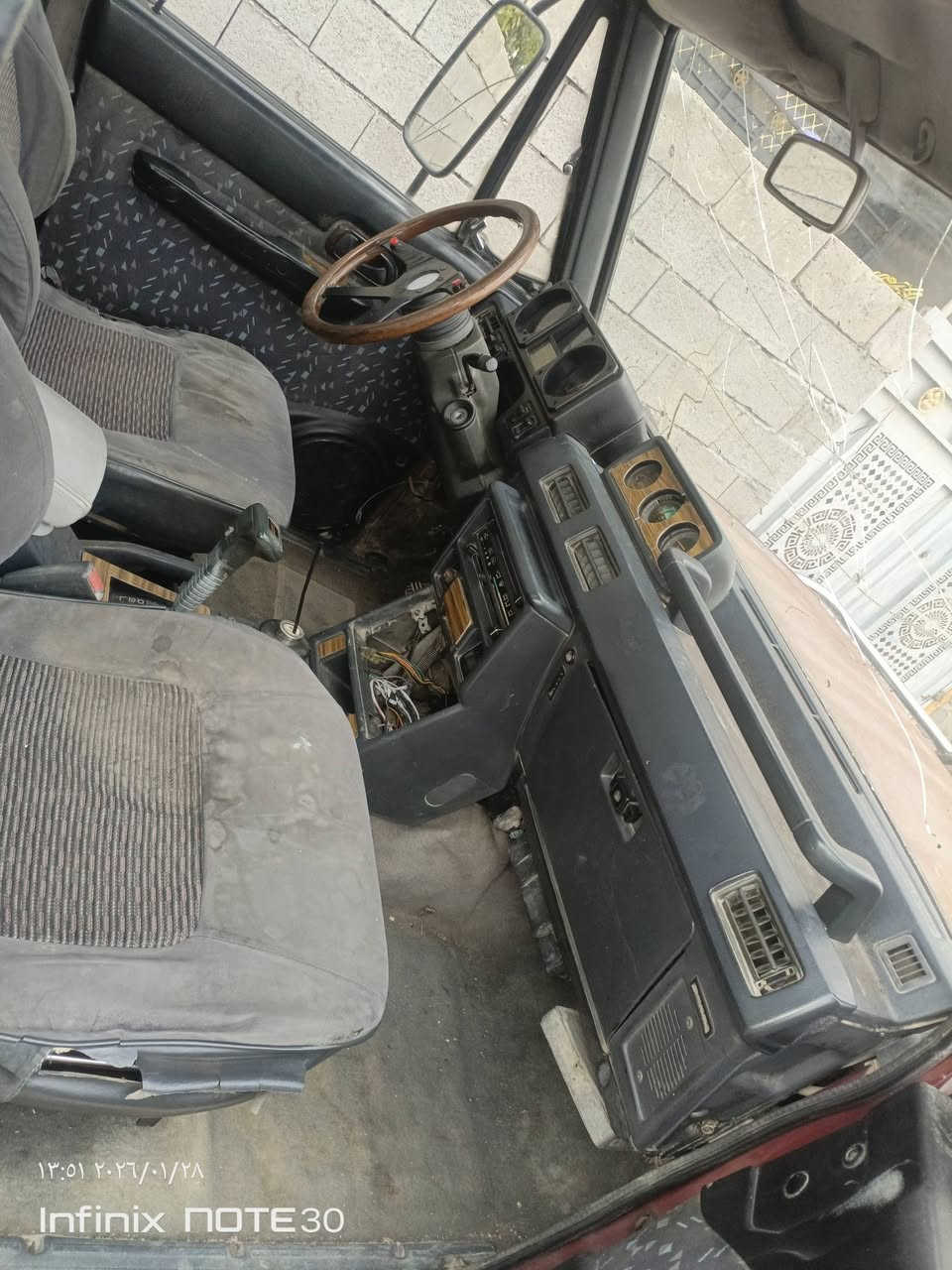 سلام عليكم ورحمه باجيرو موديل 93 لبيع سياره مكينه صاله 15يوم من شاده مال حاوية مكينه  ثنين ونص لا ضربه ولا صبغ بعده عل بلاد بس بنيد يحتاج صبغ  سعر 33وبيه مجال *********** عنوان بغداد
