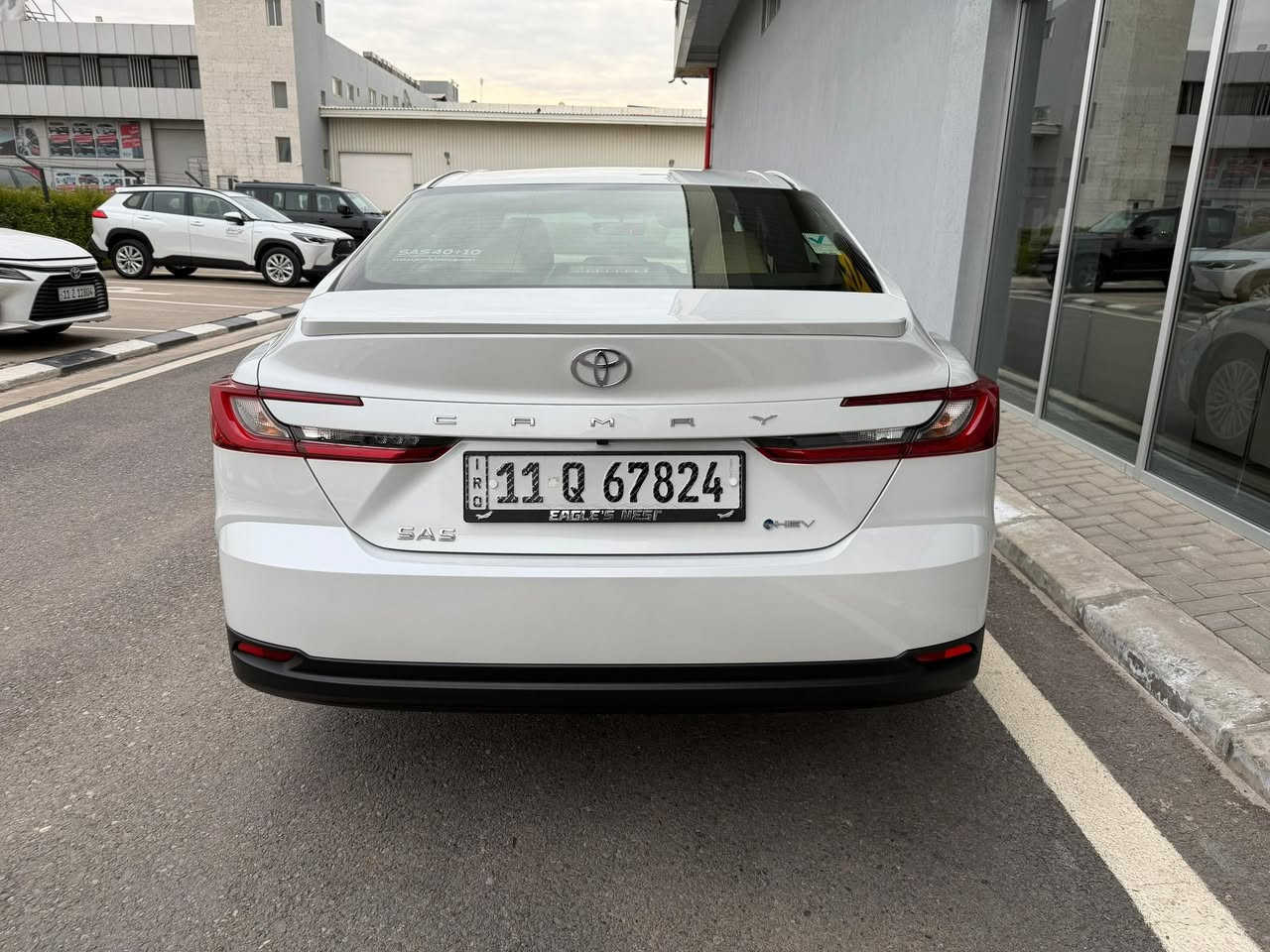 على بركة الله
كامري  2025 SAS باب اولل !!. 
ام الضمان 
ماشية 27 الف فقط 
مكفولة كفاله عامة 

المواصفات
محرك 2500 
بصمة تشغيل
فتحة
شاشة
كامرة
كرسي السايق كهرباء 
حساسات امامي خلفي 
هاند بريك بصمة
3 انظمة قيادة 
الايكو والسبورت والنورمل 
مصابيح امامية زنون 
اوتو هولد 
ايڤي مود 
اشارة بلمري 
وباقي المواصفات المعروفة 
السعر 267 وبيها مجال 
مكان السيارة الرمادي 
***********
