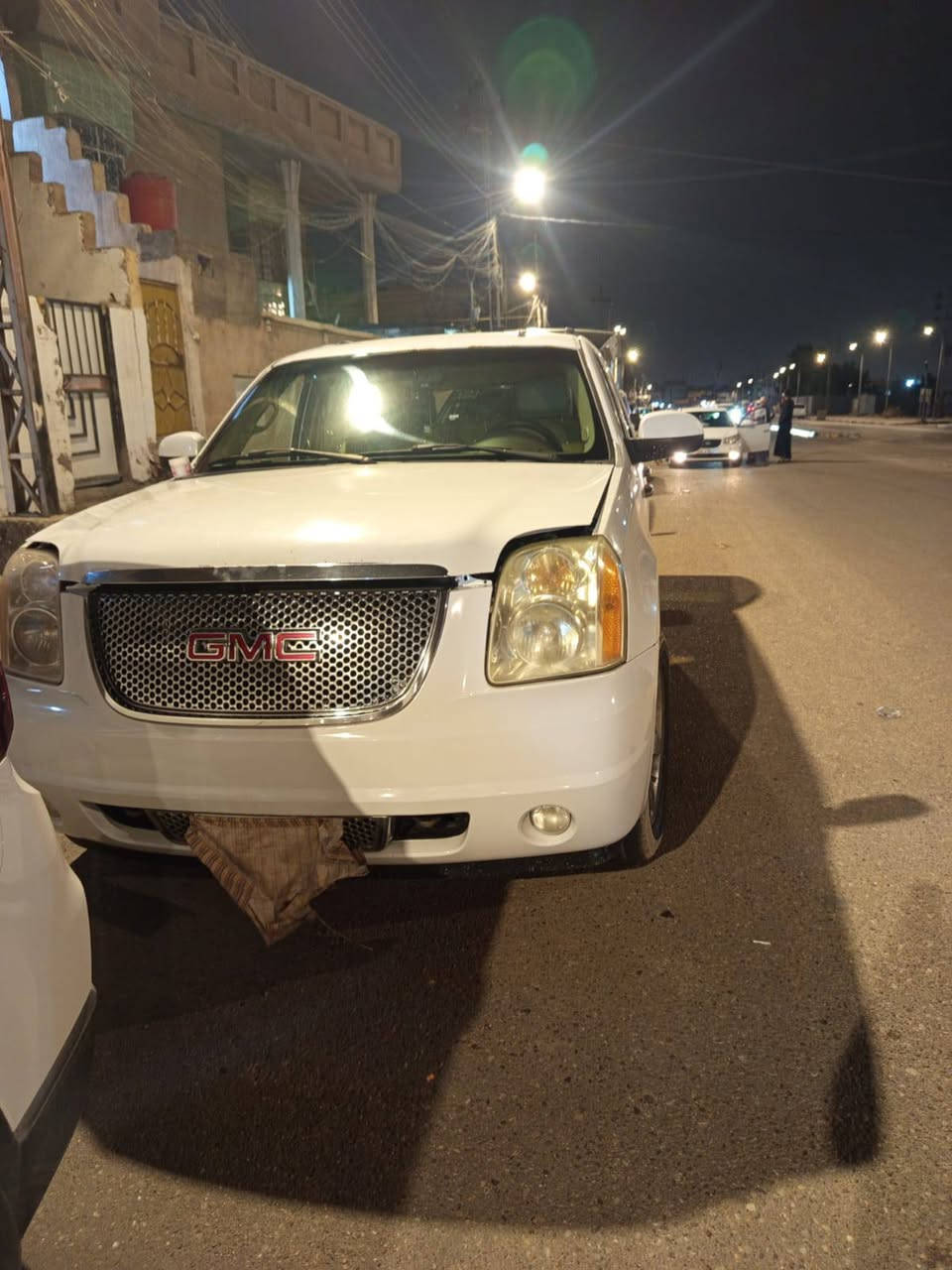 يوكن ٢٠٠٧ 
فول مواصفات 
كفالة من الكص والسرقة والانتربول 
سيارة جاهزة مكينة وكير وكهربائيات جاهزة للاخير 
يرادلهه حدادية فقط 
دخول قديم 
بيه ملاحظات وخياسات قليل 
مستعجل بيعته ٦٠$ 
مكاني البصرة 
***********
