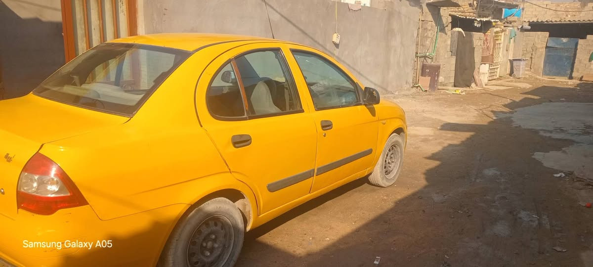 السلام عليكم طيبة ٢٠١٥سيارة جاهزةمصفرة هيئةوغرامات  سعرها ٣٥ وبيها مجال قليل مكانها بغداد  الاتصال على رقم ***********
