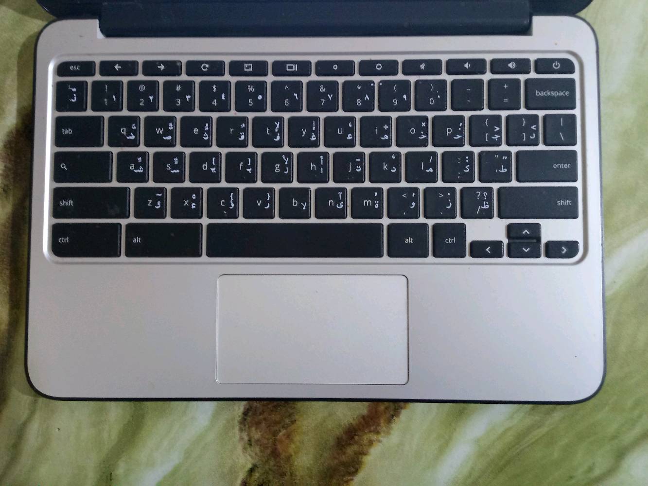 🔥 لابتوب HP نظيف للبيع 🔥
✅ شاشة 11.6 إنش
✅ Intel Celeron N2840
✅ RAM 4GB
✅ Windows 10 Pro 64bit
✅ Intel HD Graphics
✅ مع الشاحن الأصلي
✅ عربي / إنجليزي
✅ خفيف وسهل الحمل
✅ مناسب للدراسة والتصفح  واليوتيوب
الجهاز بحالة جيدة ويعمل بدون مشاكل 👌
بطارية جيدة واستخدام خفيف.
السعر 100 وبي مجال
