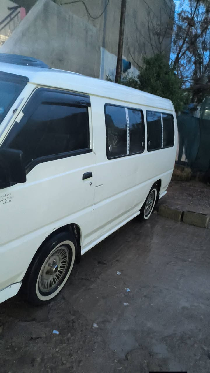 سەلامی خوا لەهەمولایە هوندا مودیل 1998 ئارم پلاستیک سلیمانی مکینە فارە دوقایش گیرو مەکینە اکسل بەشەرت چوار تایەی تازە تەقەو ڕەقە بەشەرت بۆیاخی حیزامە یەکلا کوشن  فارە لایت زینون دەرگا کارەبای بەسمەو  مەسرەفی تیانیە شوین کەلار بۆ سعر تیلکە یان نامە بنیرە ***********
