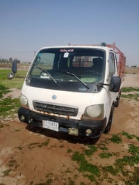 للبيع كية ام عيون 2002 سيارة حلوة ونضيفة بيهة خيط تبخير السيارة مكفولة...