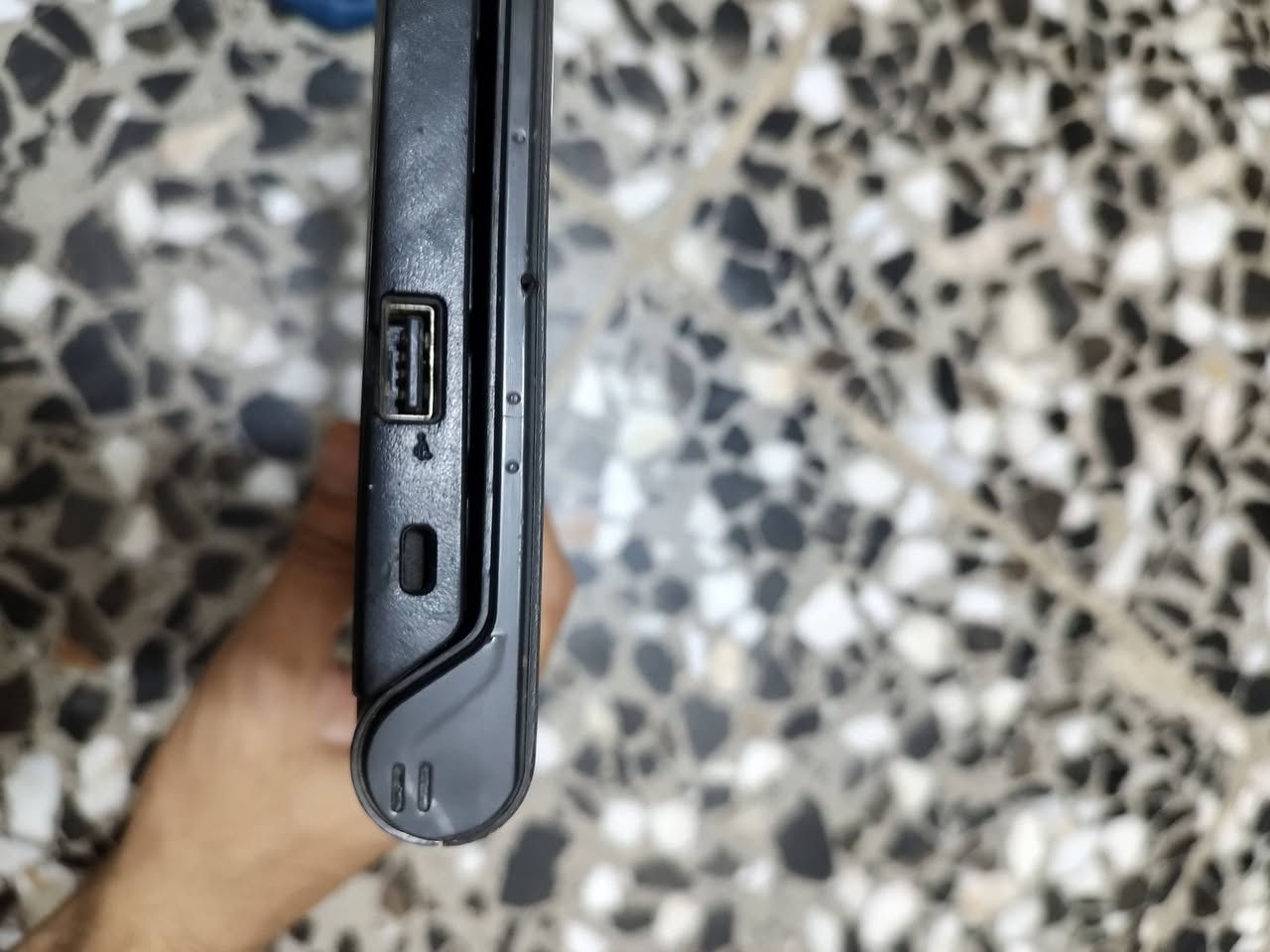 لابتوب دل مستعمل سنتين
نظافة 80%
ثلاث مداخل USB
يشغّل يوتيوب وتلگرام
خاص لمحبي القراءة ومواقع التواصل الاجتماعي
يأتي معه شاحنة اصلية وماوس سلكي

السعر 60 الف قابل للتفاوض


**إذا كنت صاحب هذا الإعلان وتريد حذفه لأي سبب، رجاءا أرسل رسالة إلى الدعم الفني**