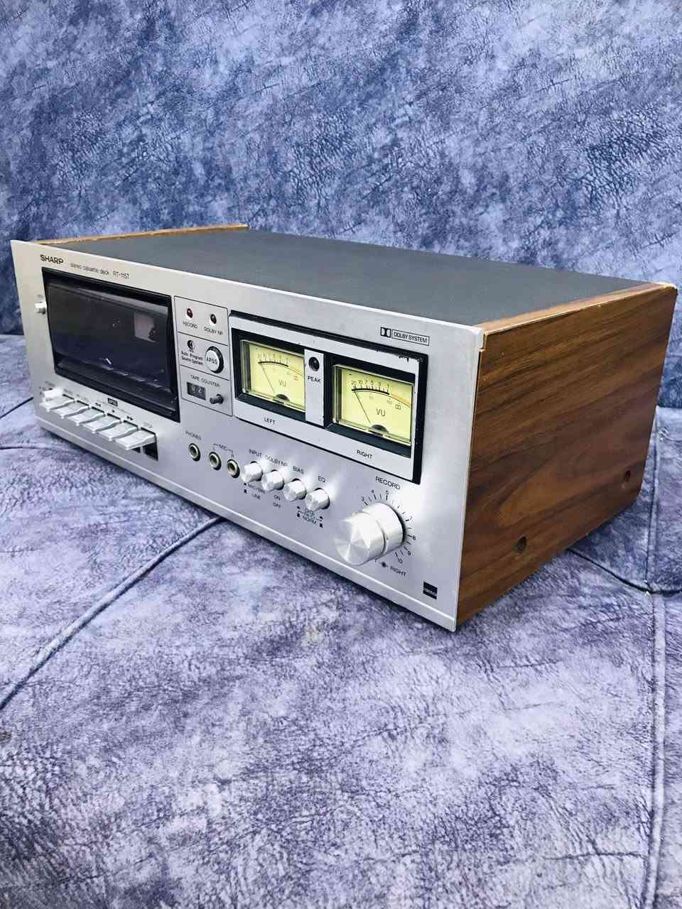 للبيع تحفه من شركة شارب 
SHARB-MODEL-RT-1157H
نظافة الجهاز 95 % 
صناعة الجهاز اليابان 1979 🇯🇵
تسجيل الجهاز جداً راقي 
عرض الجهاز  41 سم  وزن ثقيل 
نظام الجهاز DOL BY / كهرباء 220 V
للاستفسار مراسلة الصفحة 
وات ساب *********** اتصال ☎️
