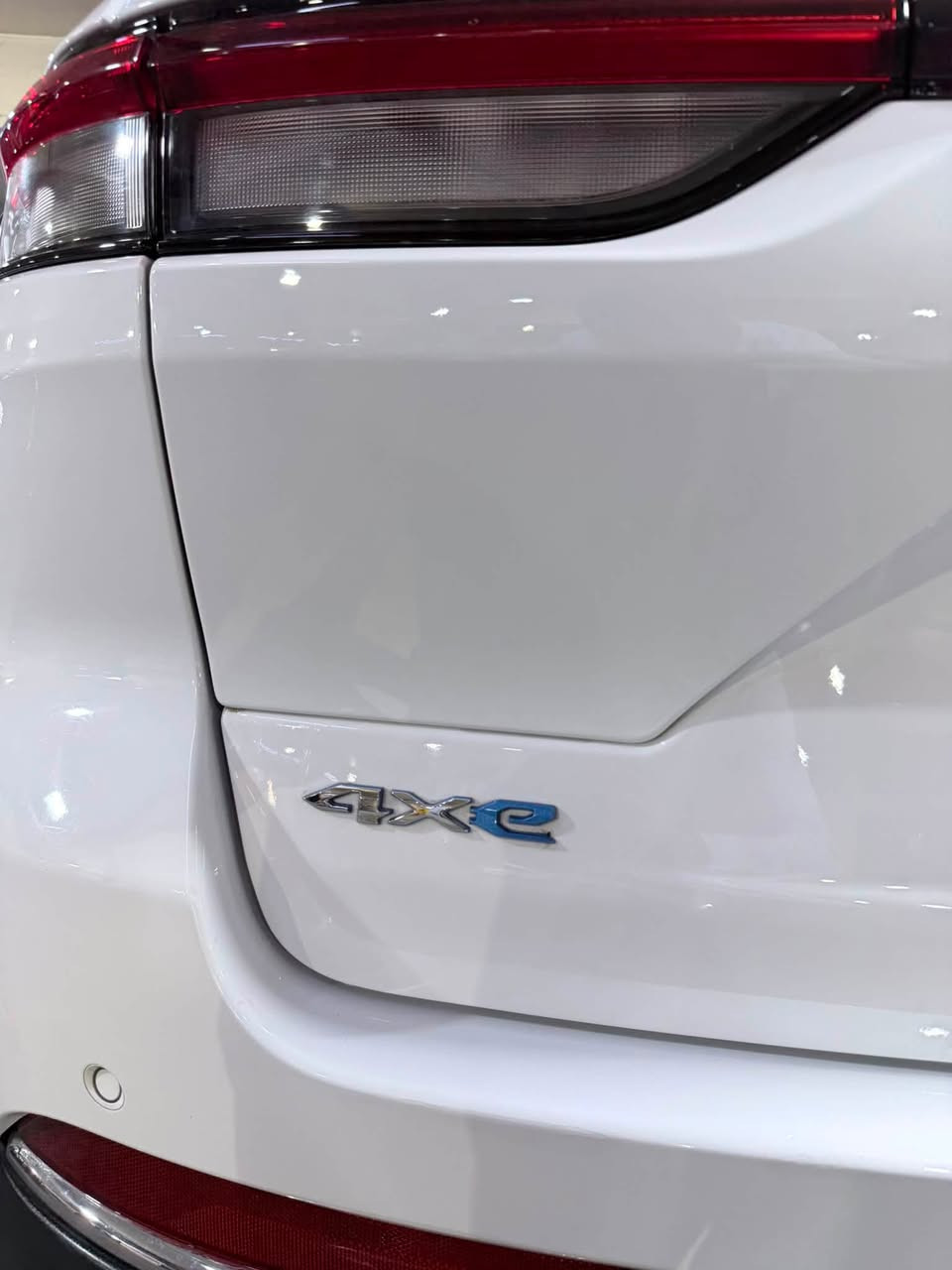 موديل2023
Jeep Grand Cherokee Limited 2023
المواصفات 
سياره كلين كيلن كفاله عامه كولشى بشرط
* المحرك: 2.0 لتر تيربو 4 سلندر
* نظام هايبرد Plug-in Hybrid (4xe)
* القوة الإجمالية: حوالي 375 حصان
* العزم: 637 نيوتن.م تقريباً
* دفع رباعي 4x4
* ناقل حركة أوتوماتيك 8 سرعات
* بطارية 17.3 kWh
*فتحة سقف بانوراما 

‎نقاط عمياء 
سستم صوت boos
السيارة كلين بدون حادث بدون بارد 
بيها كتاب مال تضليل ٪؜٨٠ - ٪؜٨٠ 
جديد كولشى
***********
***********
مكان سليمانيه
318$ مجال
