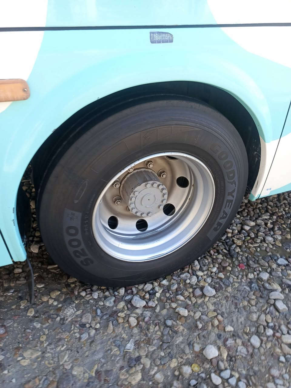 السلام عليكم سياره هايكر 37نفر سياره كامله ع اخر حبايه كشن هوى كشن مساعد اربع وياله صدر قوايش تخم تاير هورن هوى تبريد ثلج سياره مال جناي رقم صاحب سياره 
***********مكاني بابل القاسم السعر 250وبيه مجال
