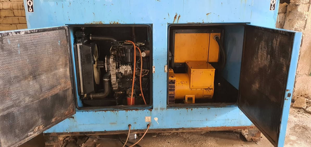 مولد بيركز  كاتم  أنجليزي 30KV تجميع لبنان مفتوحه السعر  30 ورقه   .
رافعه شوكيه  2.5طن  يلا  صناعه  (كوريه يابنيه) وارد  أمريكي  محركها  كيا  آسيه شغاله  ثلاث حركات  كَير  أوتو ماتيك .
السعر  37 ورقه  .


**إذا كنت صاحب هذا الإعلان وتريد حذفه لأي سبب، رجاءا أرسل رسالة إلى الدعم الفني**
