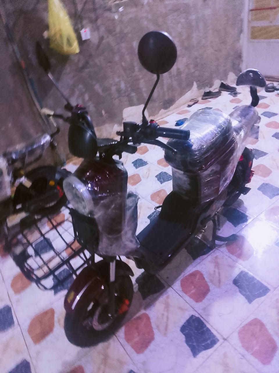 سلام عليكم عندي دراجة شحن للبيع جديد كفاله حجم ار 9 ثنين عندي بطاريه كبار 32 موديل 25 رقمي ***********عنوان محموديه
