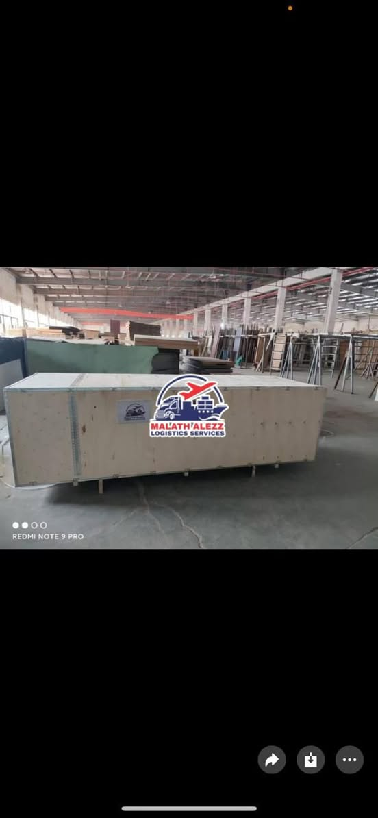 الشحن جزئي و نظام الحاويات / شحن جوي 
تجميع ايضا او مباشر للعراق متوفر كل ما تحتاجه 
شركة ملاذ العز للتجارة العامة هي شركة عراقية متخصصة في مجال الاستيراد والتجارة، وتعمل كوكيل حصري لشركة Alburaq China، حيث تقدم خدمات استيراد موثوقة من الصين إلى العراق بأسعار منافسة وجودة مضمونة.
معلومات الاتصال والعنوان:
 • العنوان: بغداد – المنصور، مقابل المول، عمارة فلافل لبنان، الطابق الثاني.
 • واتساب: ***********/***********
الخدمات المقدمة:
 • استيراد من الصين إلى العراق: تتخصص الشركة في استيراد المنتجات من الصين وتوفيرها للسوق العراقي.
 • شحن لجميع المحافظات العراقية: توفر الشركة خدمات الشحن إلى مختلف مناطق العراق.
 • ضمان الجودة والأمان: تعمل الشركة على ضمان وصول البضائع بأمان وجودة عالية.
التواصل والاستفسارات:
للاستفسار أو طلب خدمات الاستيراد والشحن، يمكنك التواصل مع الشركة عبر:
 • واتساب: ***********
 • إنستغرام: @malath.al_ezz2 (https://www.instagram.com/malath.al_ezz2/)
لمزيد من المعلومات، يمكنك زيارة صفحة الشركة على فيسبوك:
👉 شركة ملاذ العز للتجارة العامة - فيسبوك (https://www.facebook.com/61577101531147)
