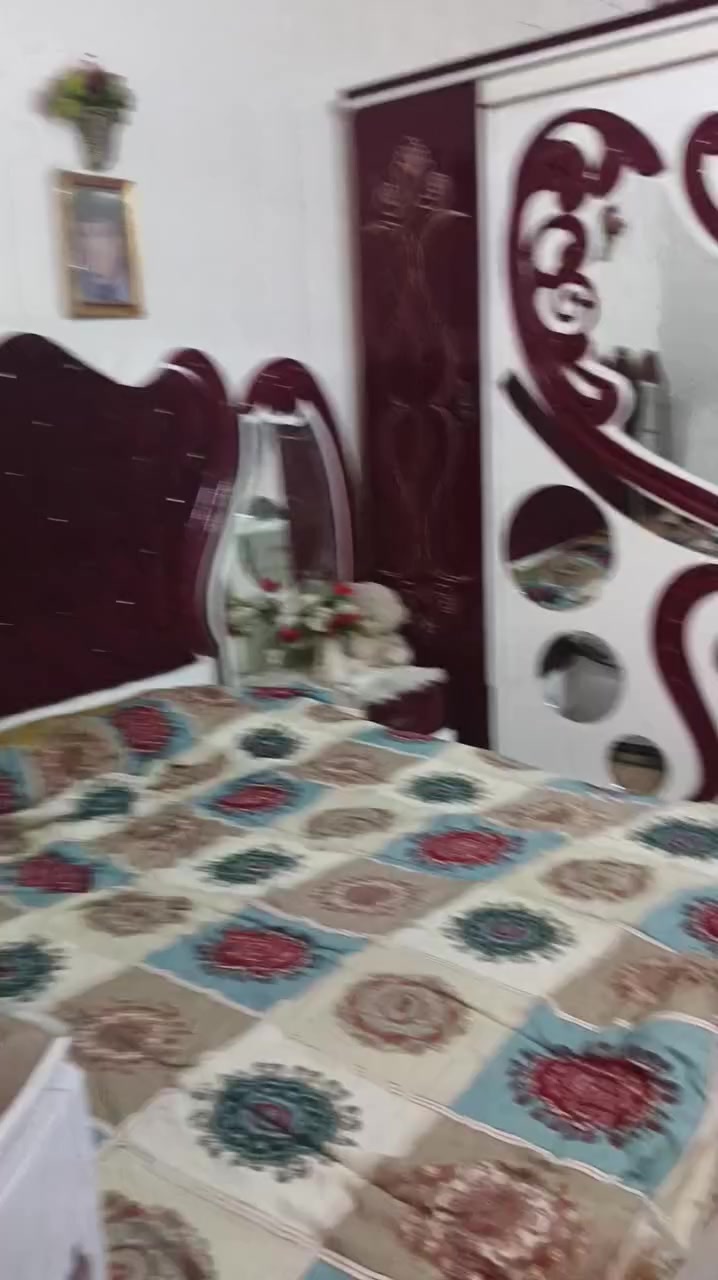 غرفة نوم تركيه السعر 700وبيها مجال هيوالدوشكهديةوياهاا مستعجلين على بيعتها نريدنشيل رقم الهاتف ***********
