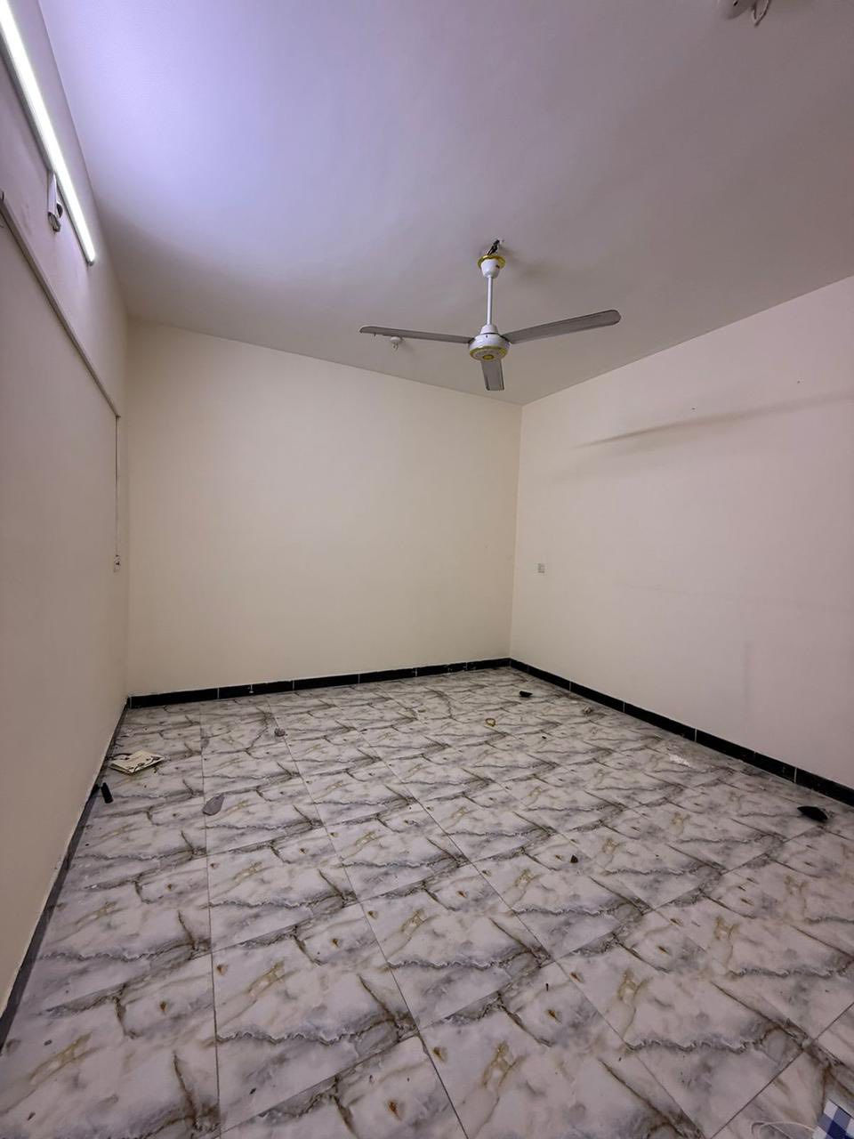 لليجار مشتمل ٧٠ متر السيديه شارع الكويتي يحتوي صاله مطبخ خدمات صحيه ٢ و٣ غرف نوم بست جديد ايجاره ٩٠٠ الف 
مكتب مهند الغريري للعقار شارع العلوه ***********
